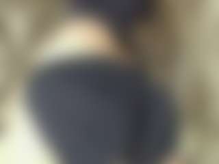 MiaFox03's Live Sex Cam Show