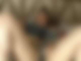 MiaFox03's Live Sex Cam Show