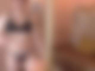 Live cam show with MiaFox03 - New Sexwebcam on AdultVida.com