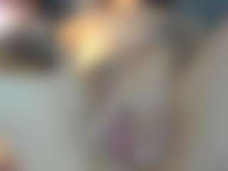 MiaFox03's Live Sex Cam Show