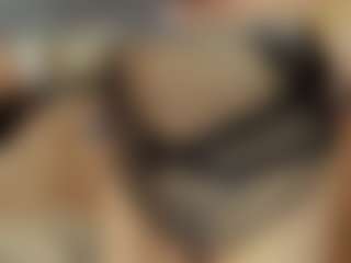 MiaFox03's Live Sex Cam Show