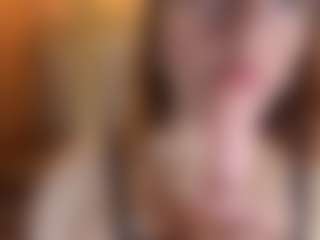 MiaFox03's Live Sex Cam Show