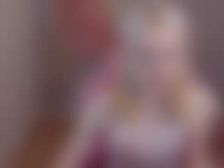 Live cam show with Molly-snow - Blonde Hair Petite on Camsoda