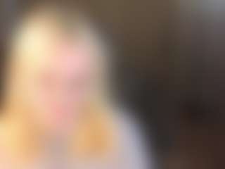Live cam show with Molly-snow - Flashing on Hubzter Live