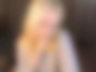 Live cam show with Molly-snow - Flashing on CamClone