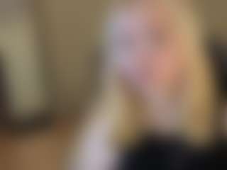 Live cam show with Molly-snow - Moaning on StripNow