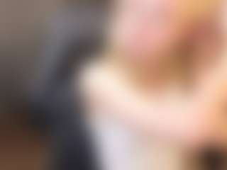 Live cam show with Molly-snow - Moaning on Stripli.com