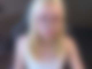 Live cam show with Molly-snow - Upskirt on Gym Cam Girls