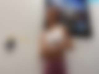 Live cam show with VanGiardino - Brown Eyes Teen (18+) on Camsoda