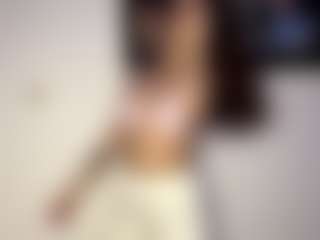 Live cam show with VanGiardino - Petite on Camsoda