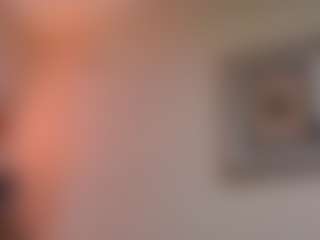 Live cam show with WinnieWhimsical - Young Adult on Livezox