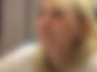 Live cam show with CaroleeOverall - Athletic Strip on Camming Site