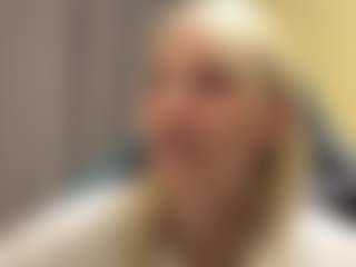 CaroleeOverall's Live Sex Cam Show