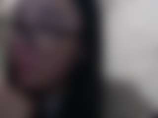 Live cam show with CharlieKwaterski - Green Eyes on Mixed Magazine Live