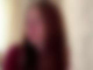 Live cam show with CindiGrunder - Flashing on madthumbs