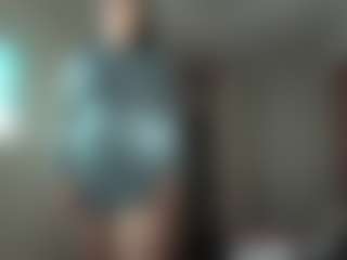 Julia's Live Sex Cam Show