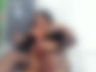 EmiHugeTits's Live Sex Cam Show