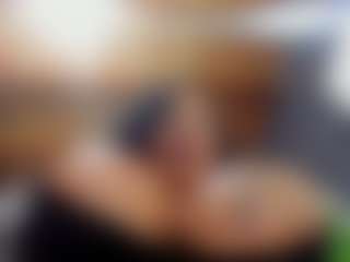 EmiHugeTits's Live Sex Cam Show