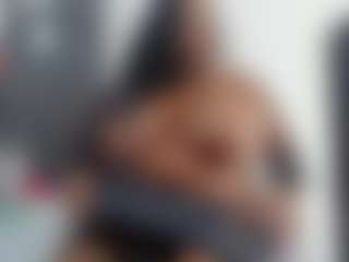 EmiHugeTits's Live Sex Cam Show