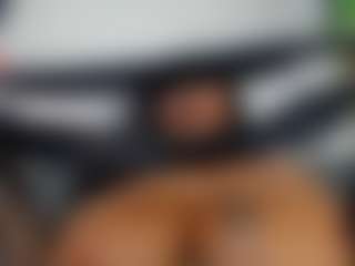 EmiHugeTits's Live Sex Cam Show