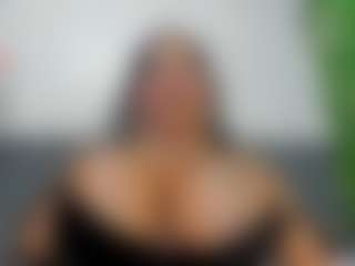 EmiHugeTits's Live Sex Cam Show