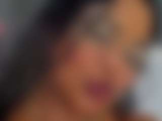 EmiHugeTits's Live Sex Cam Show