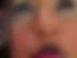 EmiHugeTits's Live Sex Cam Show