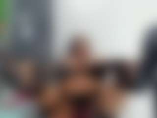 EmiHugeTits's Live Sex Cam Show