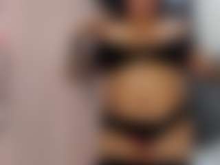 EmiHugeTits's Live Sex Cam Show