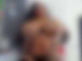 EmiHugeTits's Live Sex Cam Show