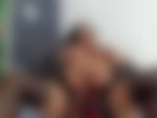 EmiHugeTits's Live Sex Cam Show