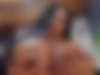 EmiHugeTits's Live Sex Cam Show