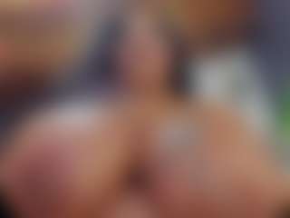 EmiHugeTits's Live Sex Cam Show