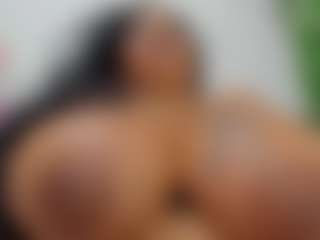 EmiHugeTits's Live Sex Cam Show