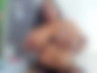 Live cam show with EmiHugeTits - Ebony on Camiplay Live | colombia