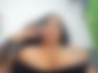 EmiHugeTits MILF webcam performer live streaming