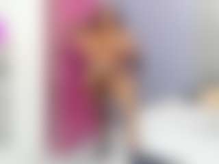 EmiHugeTits's Live Sex Cam Show