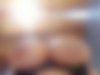 Live cam show with EmiHugeTits - Latina Mature on alttransgirls | colombia