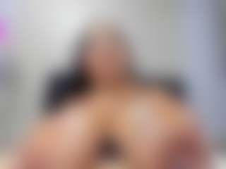 Live cam show with EmiHugeTits - Black Middle Aged on TottyGirls
