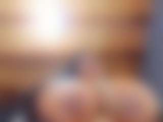 EmiHugeTits's Live Sex Cam Show
