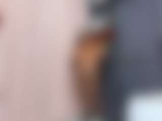 EmiHugeTits's Live Sex Cam Show
