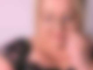 HazelTop69's Live Sex Cam Show