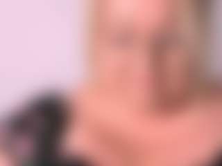 HazelTop69's Live Sex Cam Show