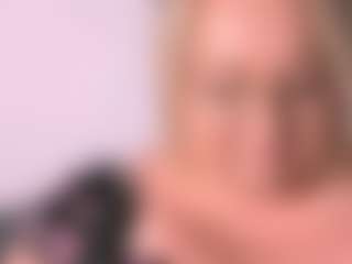 HazelTop69's Live Sex Cam Show