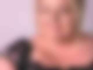 HazelTop69's Live Sex Cam Show