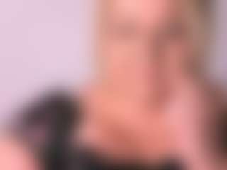 HazelTop69's Live Sex Cam Show