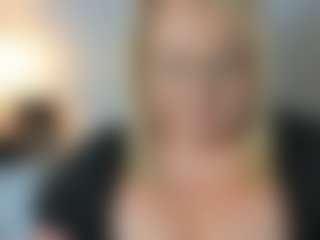 Live cam show with HazelTop69 - Blue Eyes on Camsoda