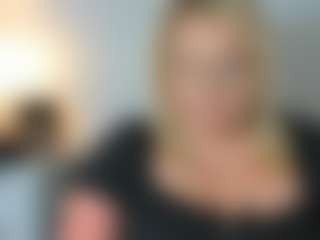 HazelTop69's Live Sex Cam Show