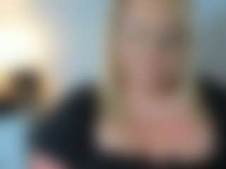 HazelTop69's Live Sex Cam Show