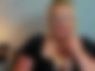 Live cam show with HazelTop69 - Blue Eyes on Milfs Live